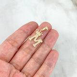 Dije Letra M Corona 1.95gr / 2.6cm / Circones Blancos Oro Amarillo ©