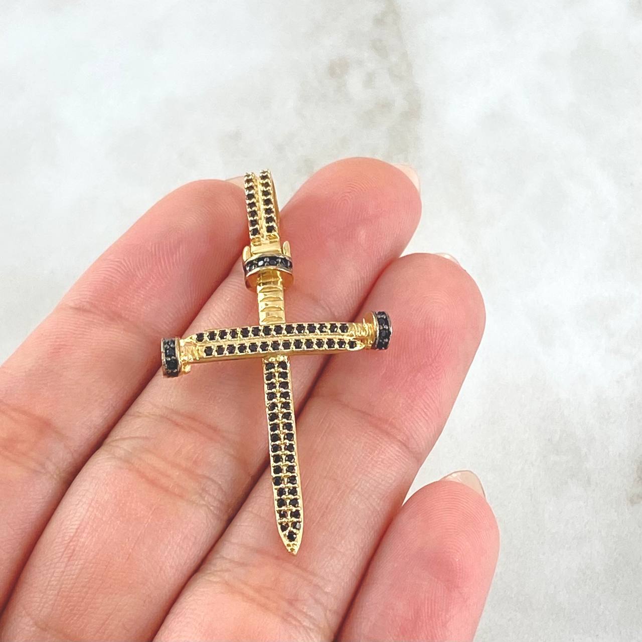 Dije Cruz Clavo 4.05gr / 4.7cm / Oro 18K