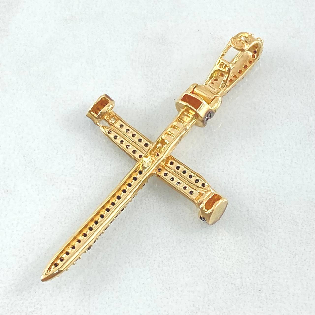 Dije Cruz Clavo 4.05gr / 4.7cm / Oro 18K