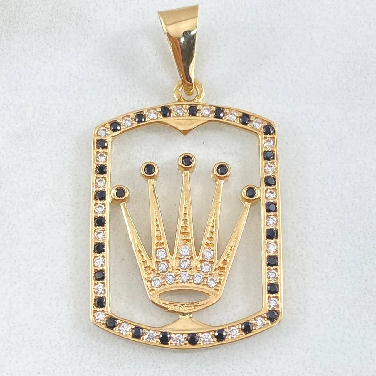 Dije Marco Rectangular Corona 4.15gr / 3.8cm / Oro 18K