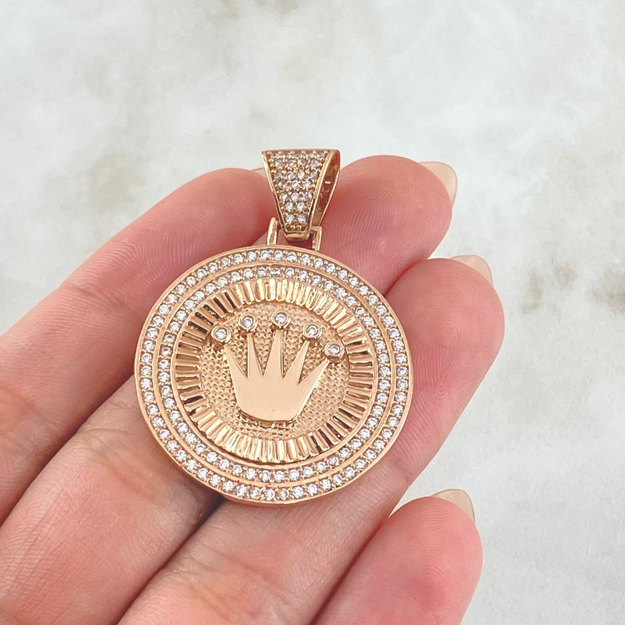 Dije Medalla Corona 10gr / 4cm / Oro 18K
