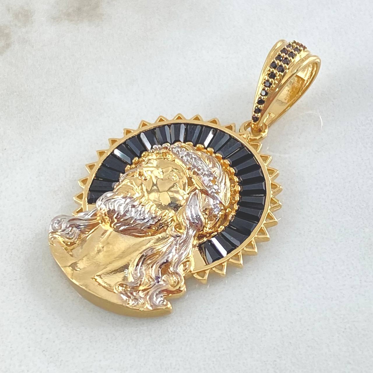 Dije Rostro de Jesús Aureola 8.75gr / 4.2cm / Oro 18K