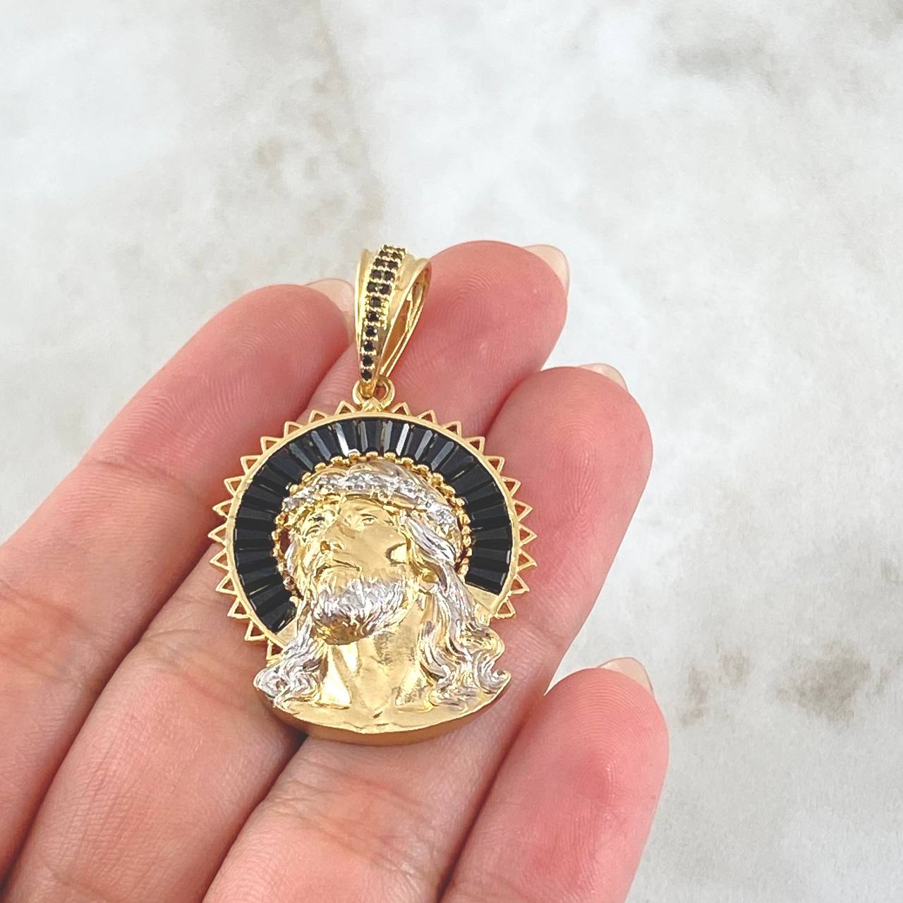 Dije Rostro de Jesús Aureola 8.75gr / 4.2cm / Oro 18K