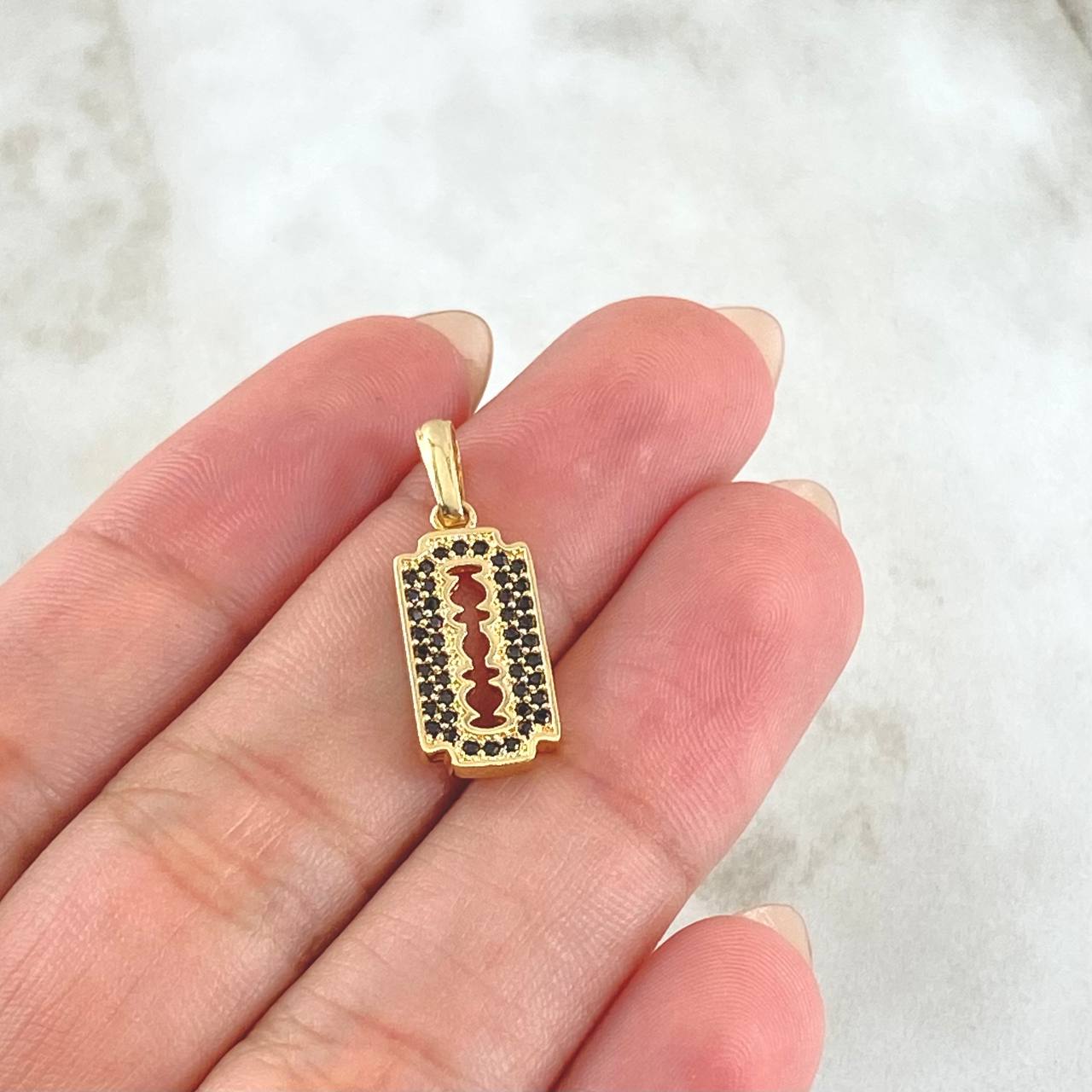 Dije Cuchilla 1.6gr / 2.2cm / Oro 18K
