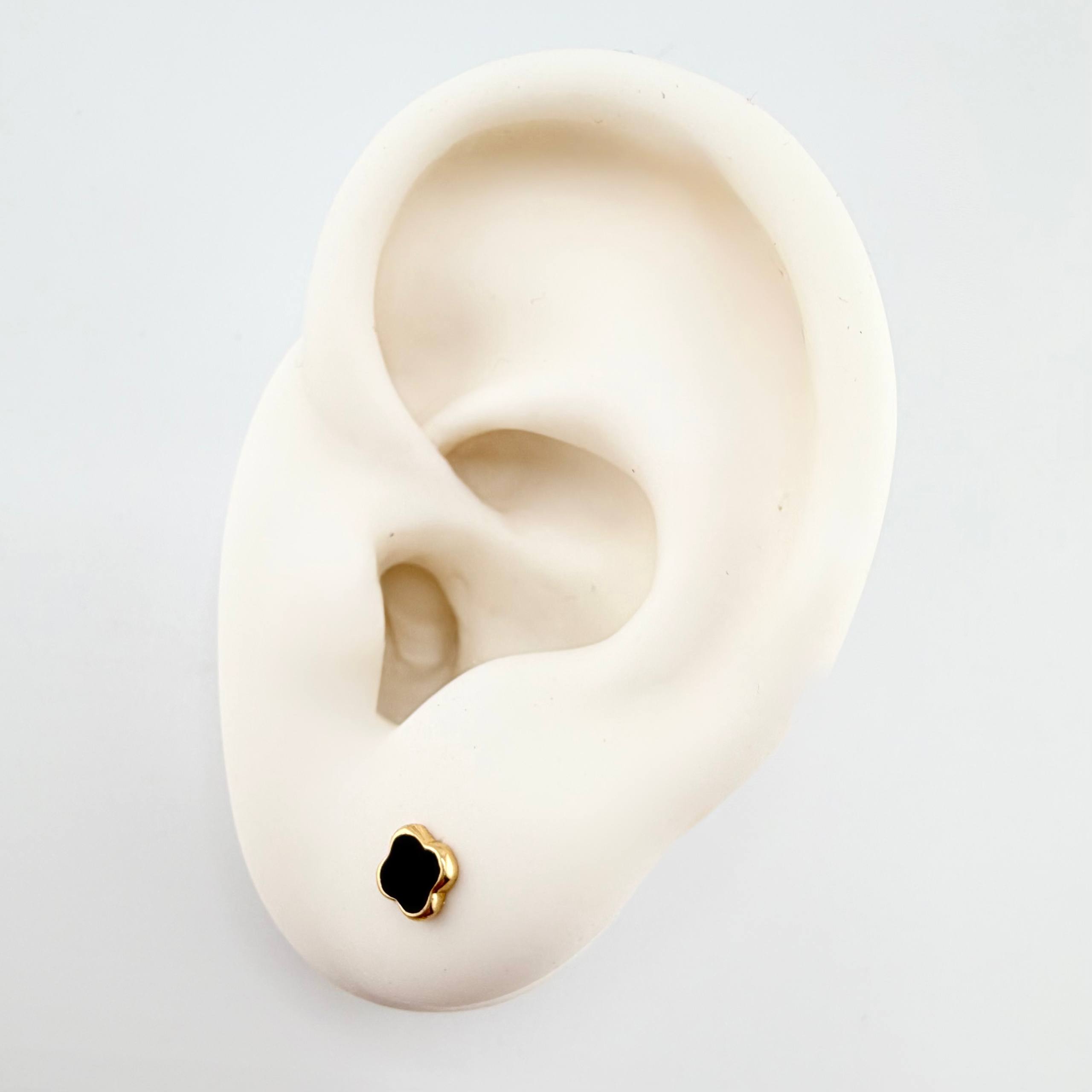 Topos Trebol Negro 0.7gr / 6mm Oro Amarillo 18K