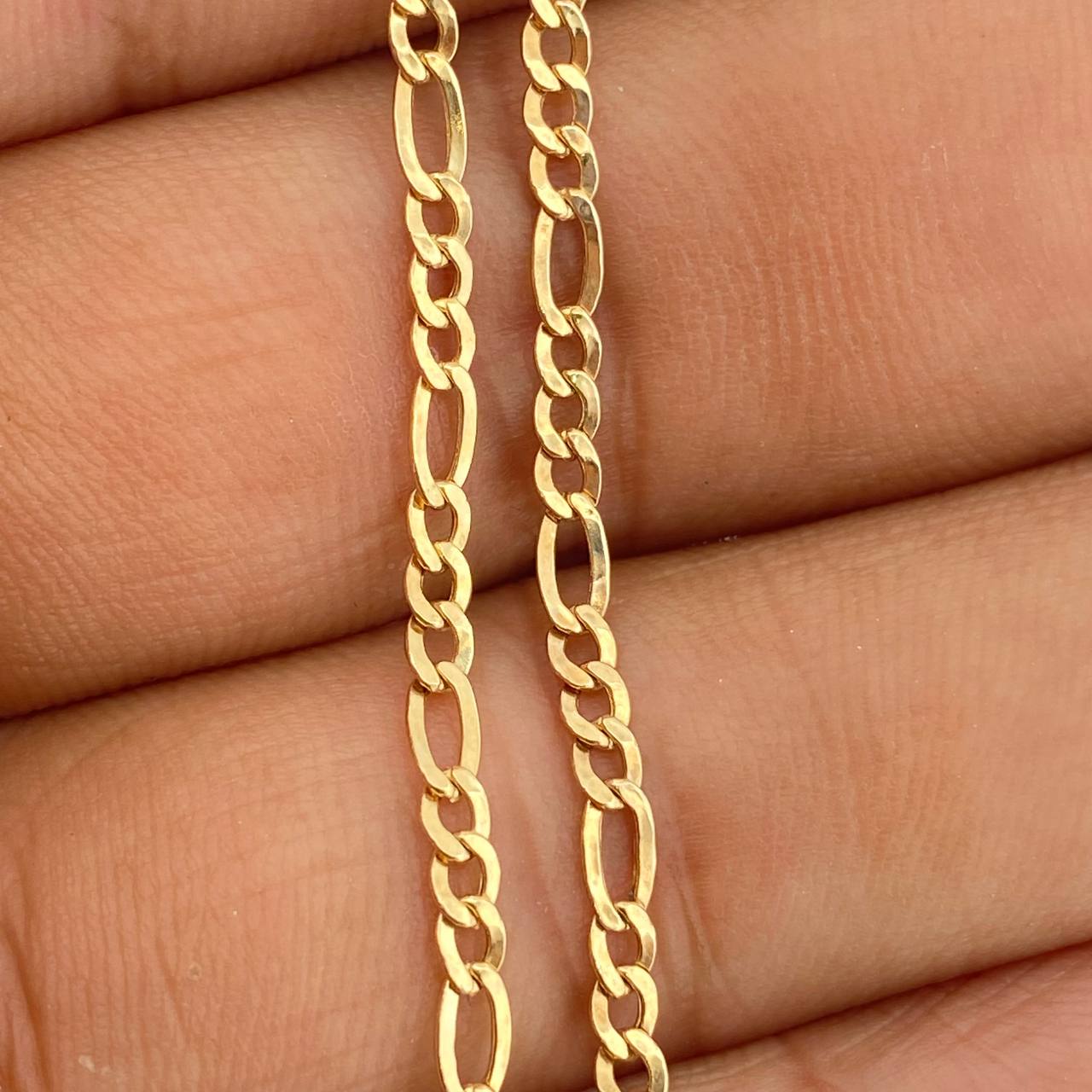 Cadena Figaro 3.9gr / 63.2cm / 2.46mm Oro Amarillo +1 18K %