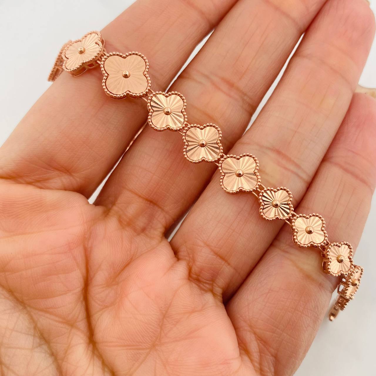 Pulso Trebol 8.45 g / 18.05 cm / 10.3 mm Oro Rosa 18K