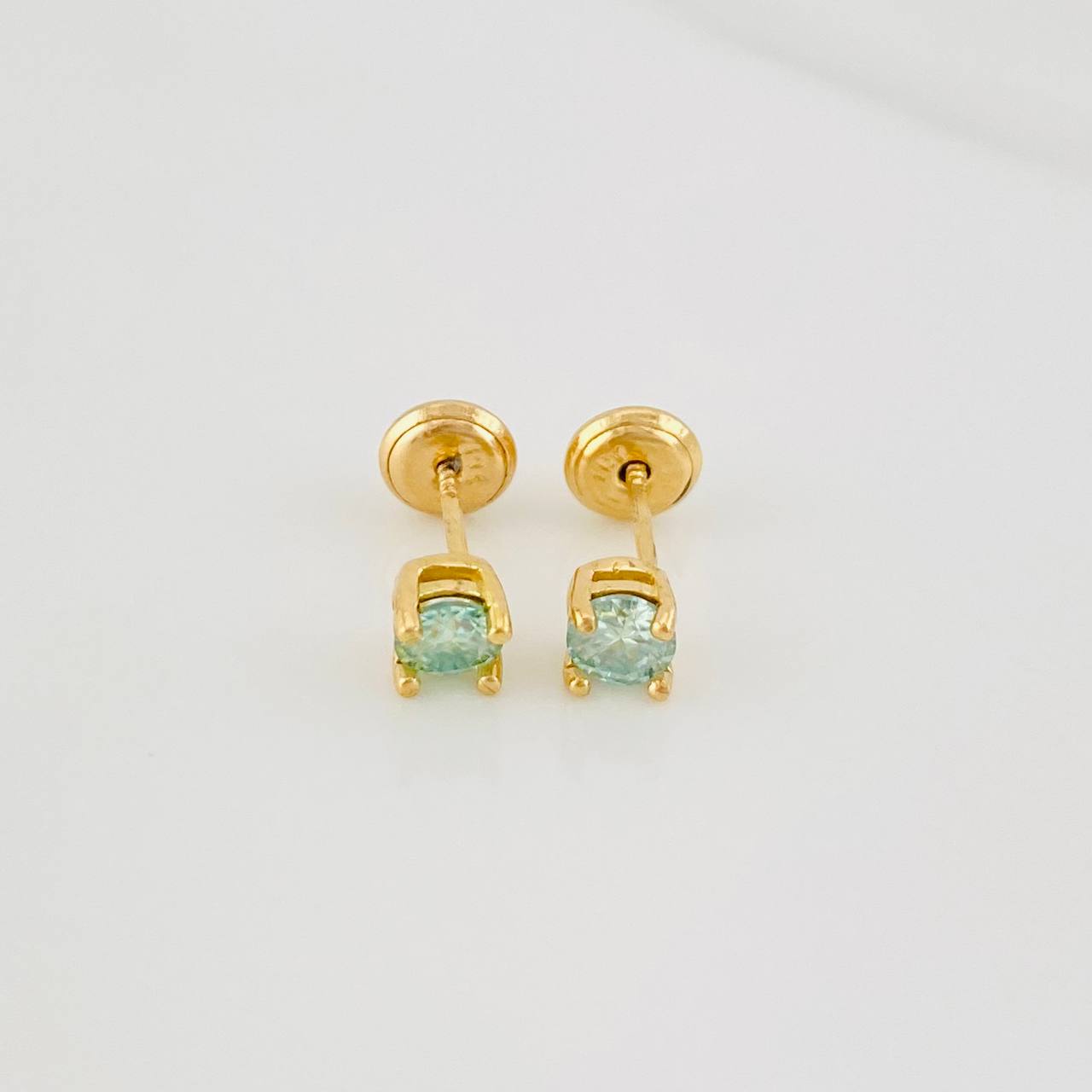Topos Cuatro Garras Moisanita 33 pts 1.15g / 4.5mm Oro Amarillo 18K