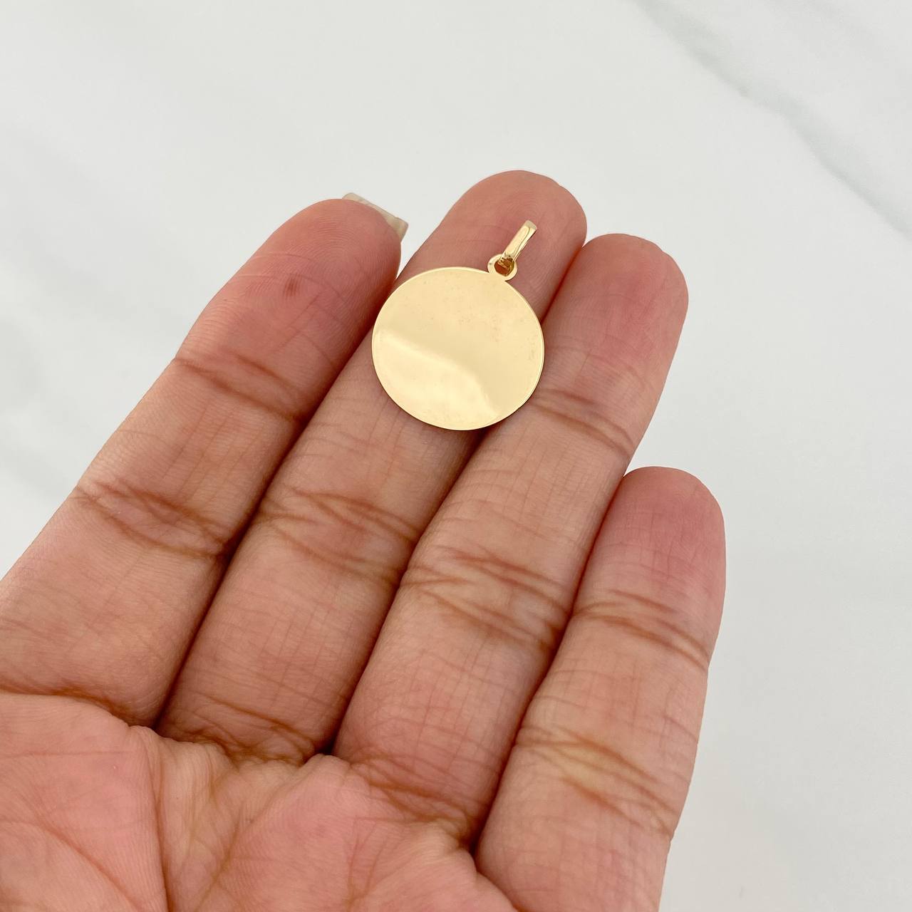 Dije Placa Circular 0.95g / 3/4 in Oro Amarillo 18K