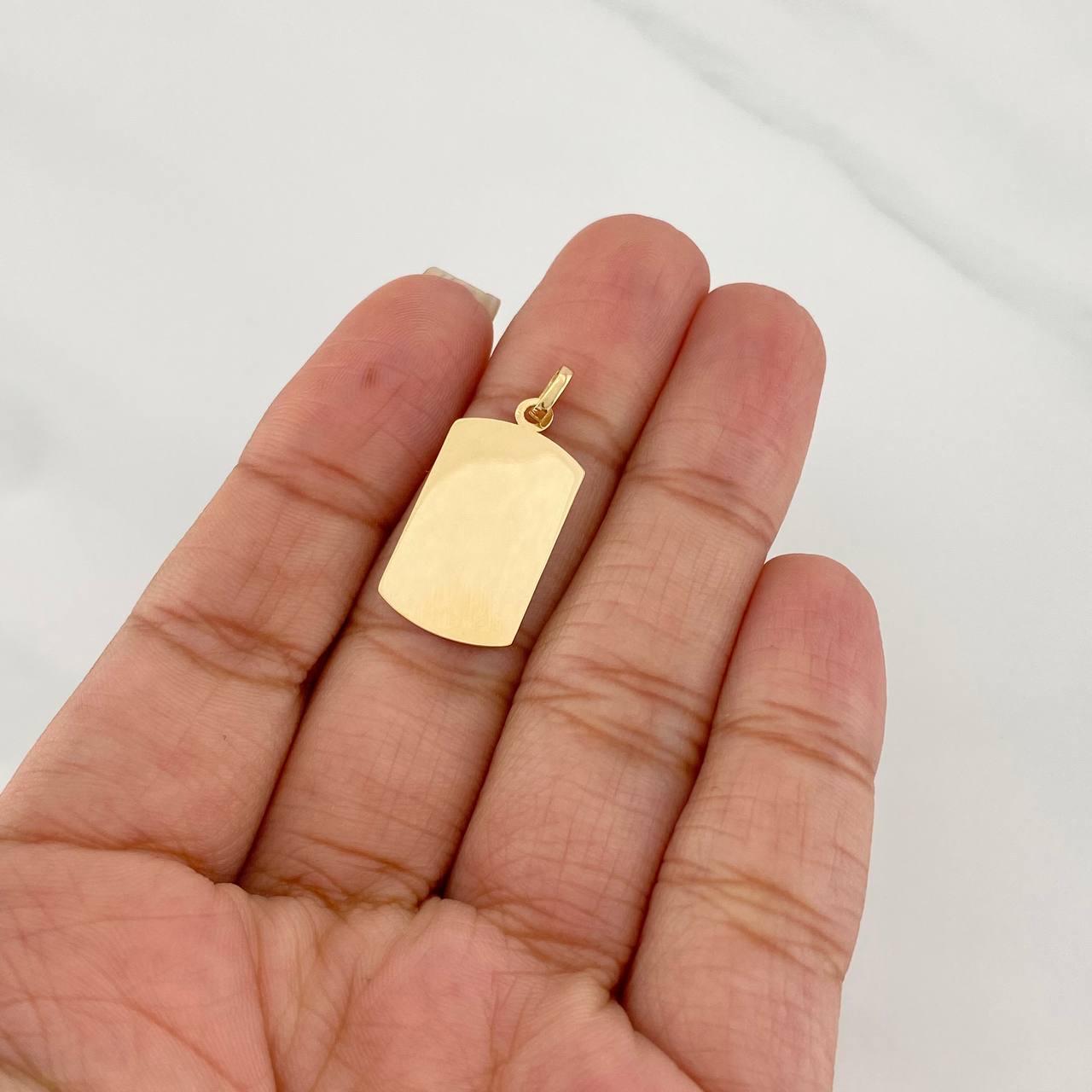 Dije Placa Rectangular Ovalada 0.95g / 1 in Oro Amarillo 18K