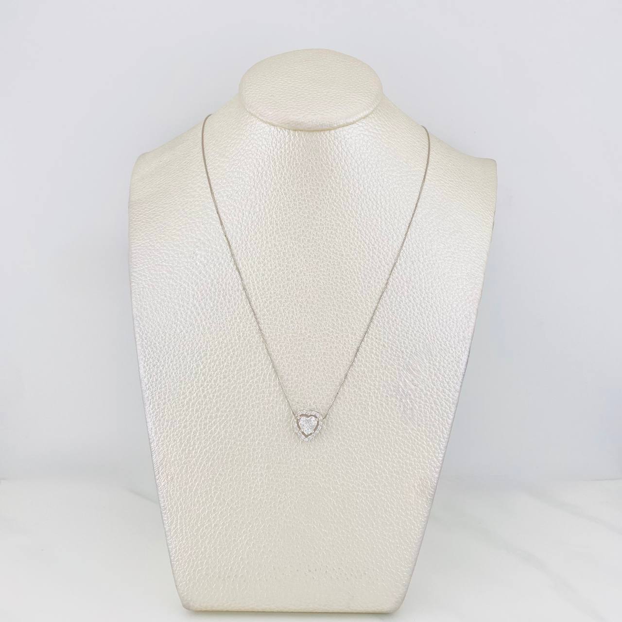 Cadena Veneciana Corazon Moisanita 1.18 qts 2.25g / 45cm / 0.7mm Oro Blanco 18K