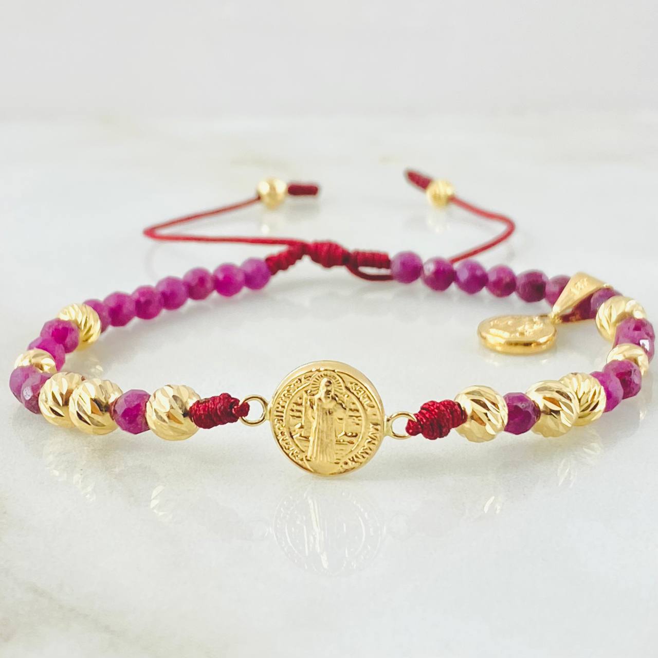 Pulsera Vinotinto Rubies San Benito 3.1gr / Oro Amarillo 18K *