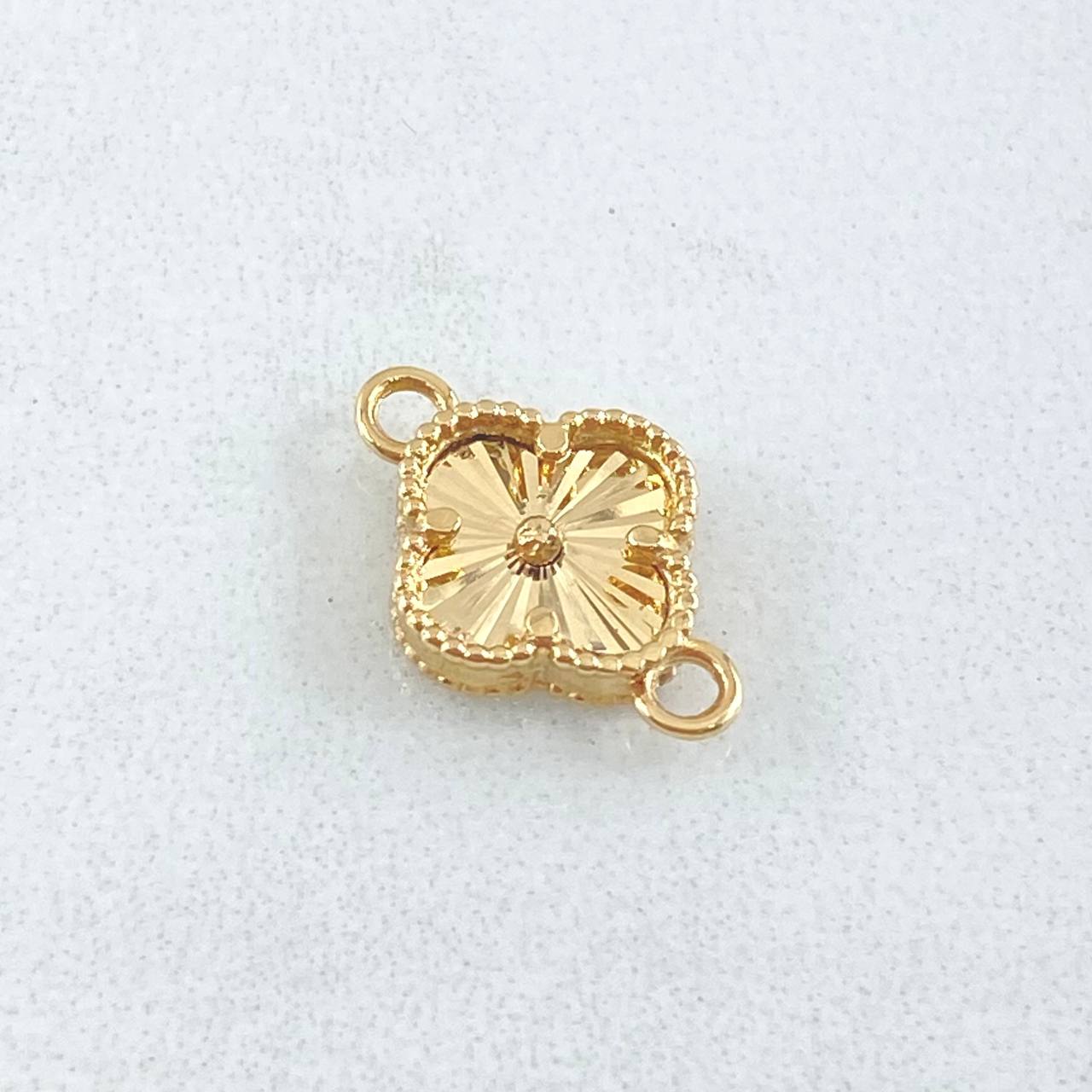 Herraje Flor Trebol 1.05gr / 1.5cm / Oro 18K