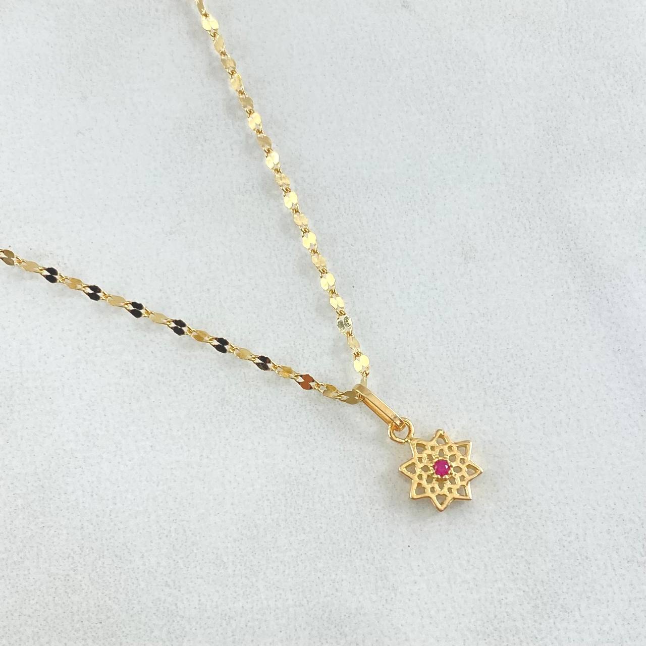 Set Cadena Flor Espejo 1gr / 50cm + Dije Flor Mandala 0.55gr / 1.55gr / Circon Fucsia Oro 18K (Oferta) -