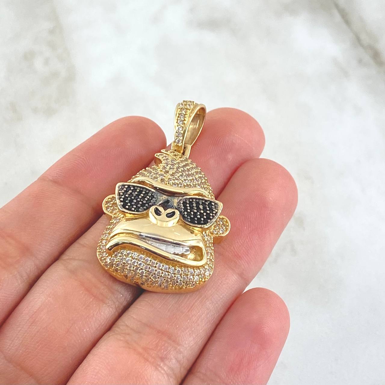 Dije Rostro Gorilla 10.4gr / 4cm / Circones Blancos Negros Dos Oros Amarillo Blanco 18K ©