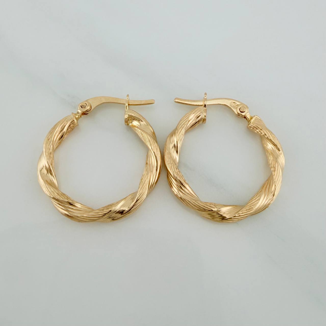 Candongas Kari 1.85gr / 2.3cm / Oro Amarillo 18K %