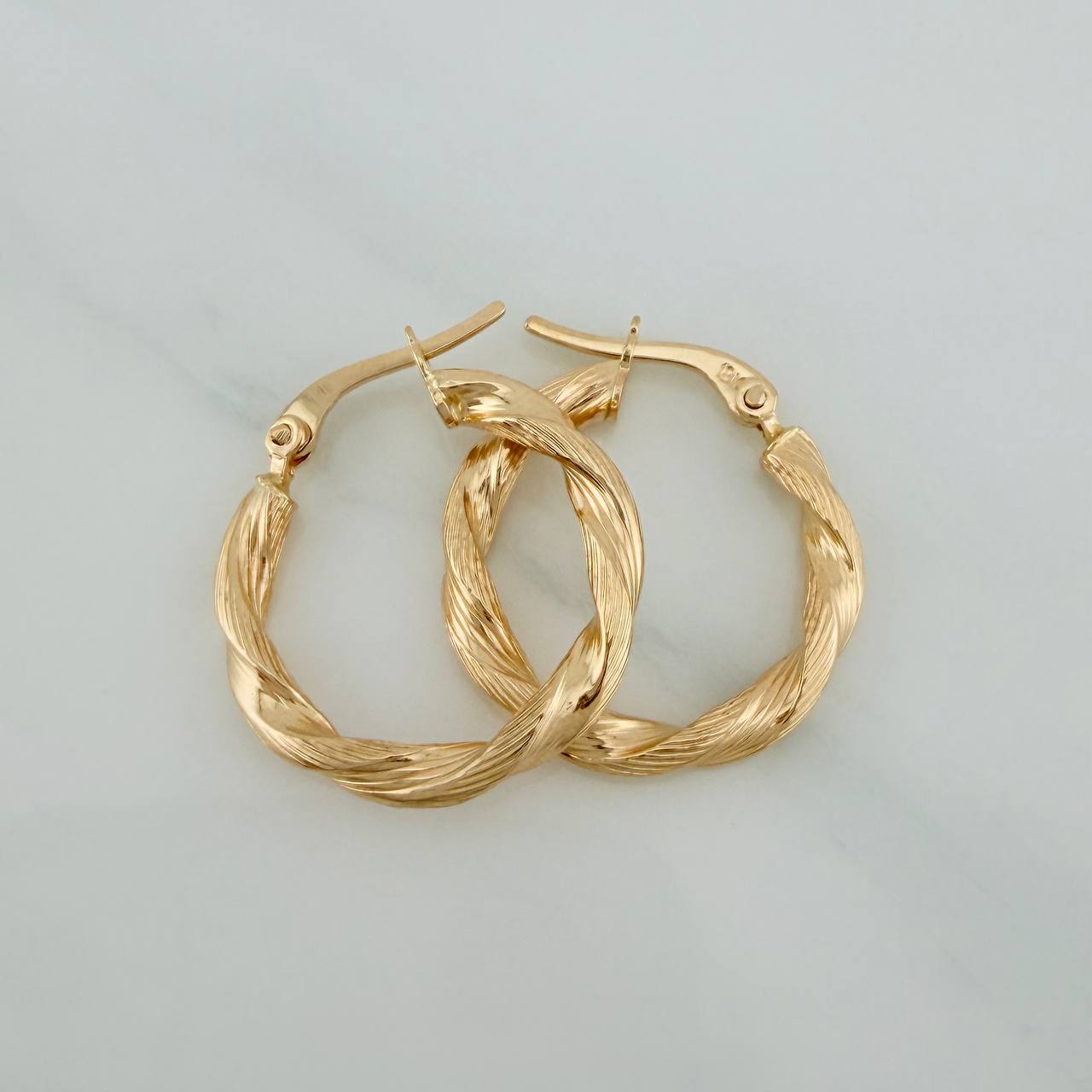 Candongas Kari 1.85gr / 2.3cm / Oro Amarillo 18K %