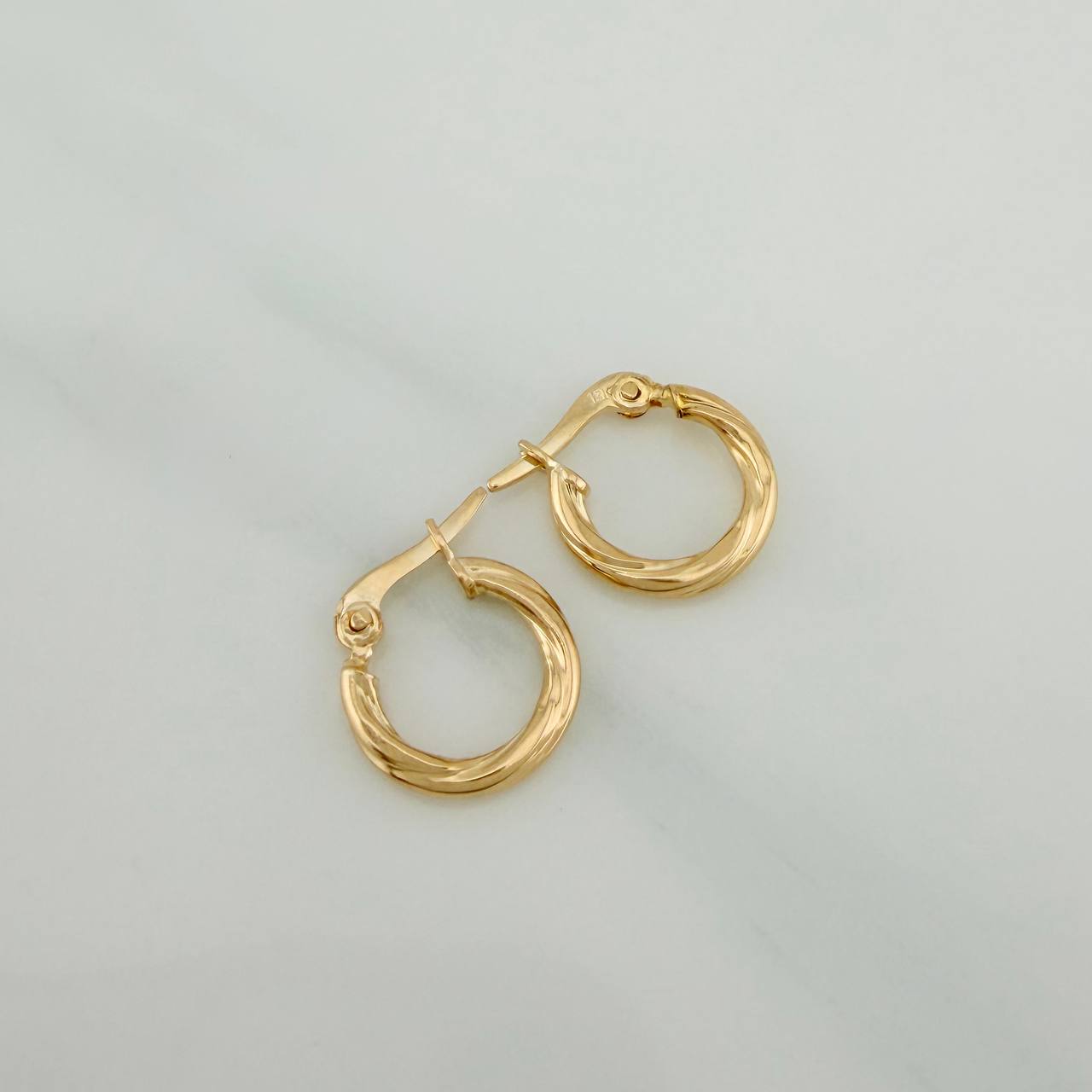 Candongas Mary 0.85gr / 1.4cm / Oro Amarillo 18K %