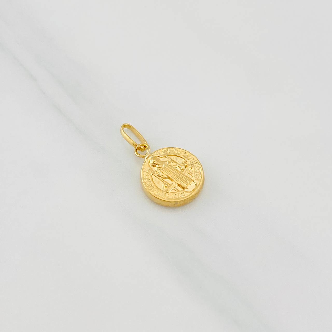 Dije San Benito 0.6g / 1.7cm Oro Amarillo 18K