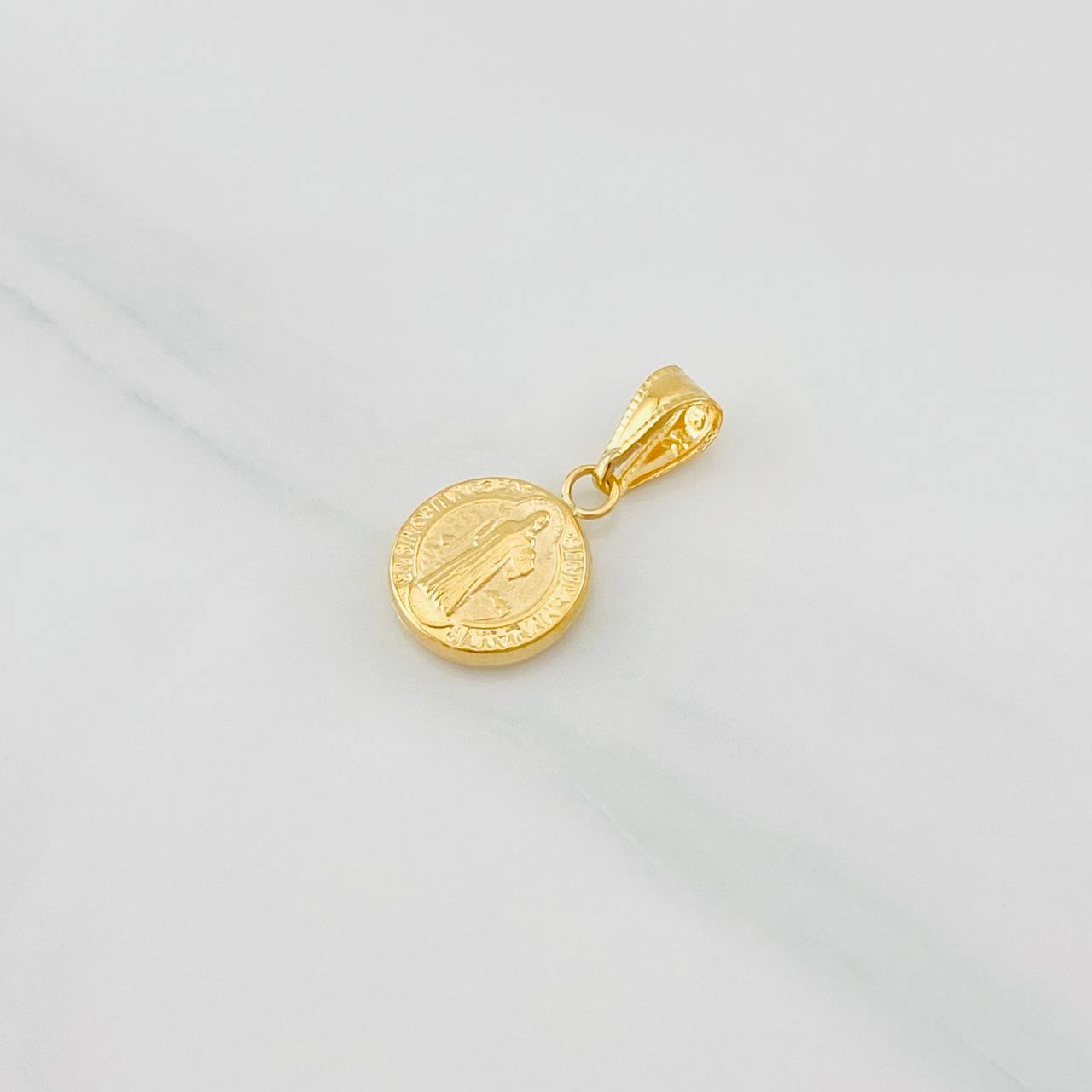 Dije San Benito 0.65g / 1.8cm Oro Amarillo 18K