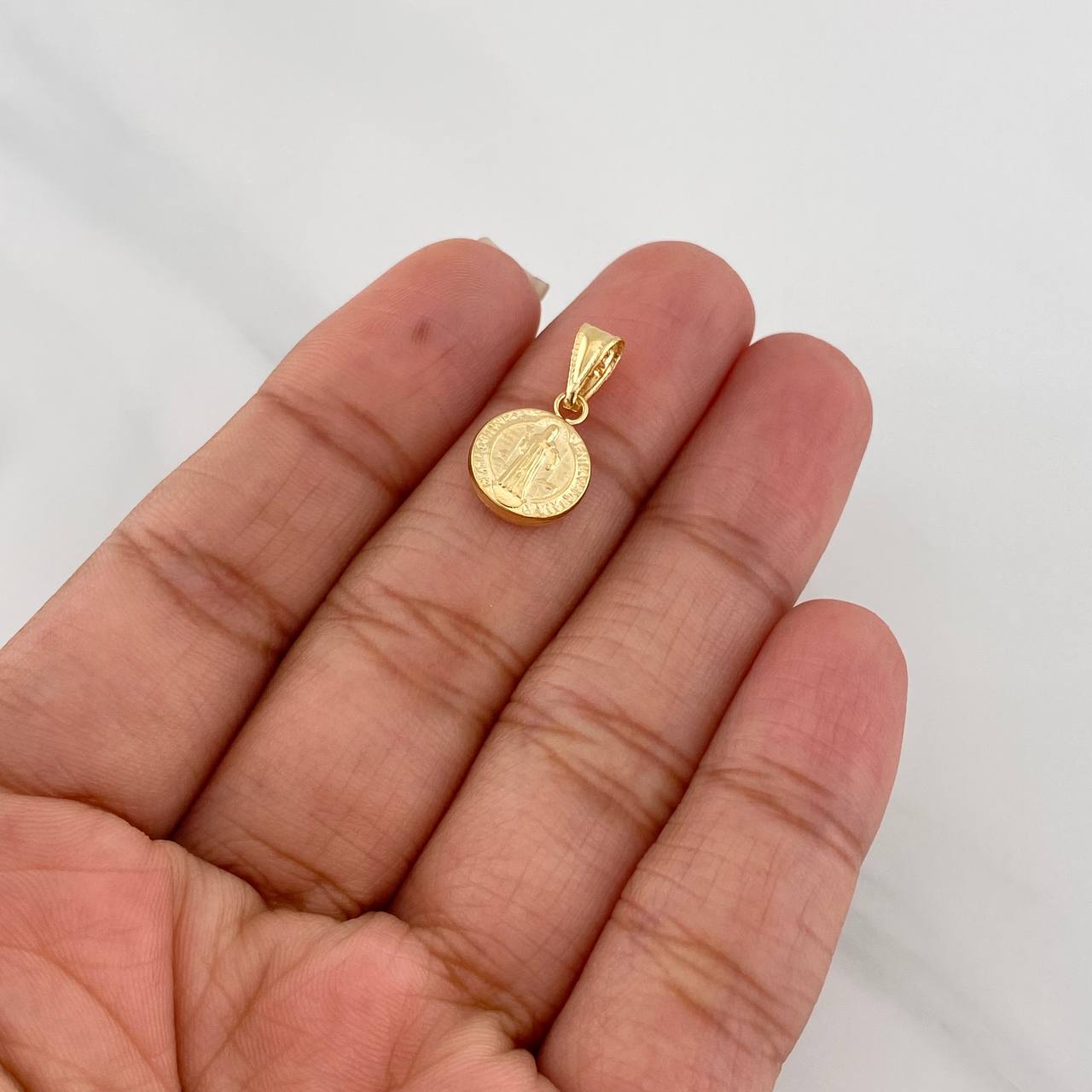 Dije San Benito 0.65g / 1.8cm Oro Amarillo 18K