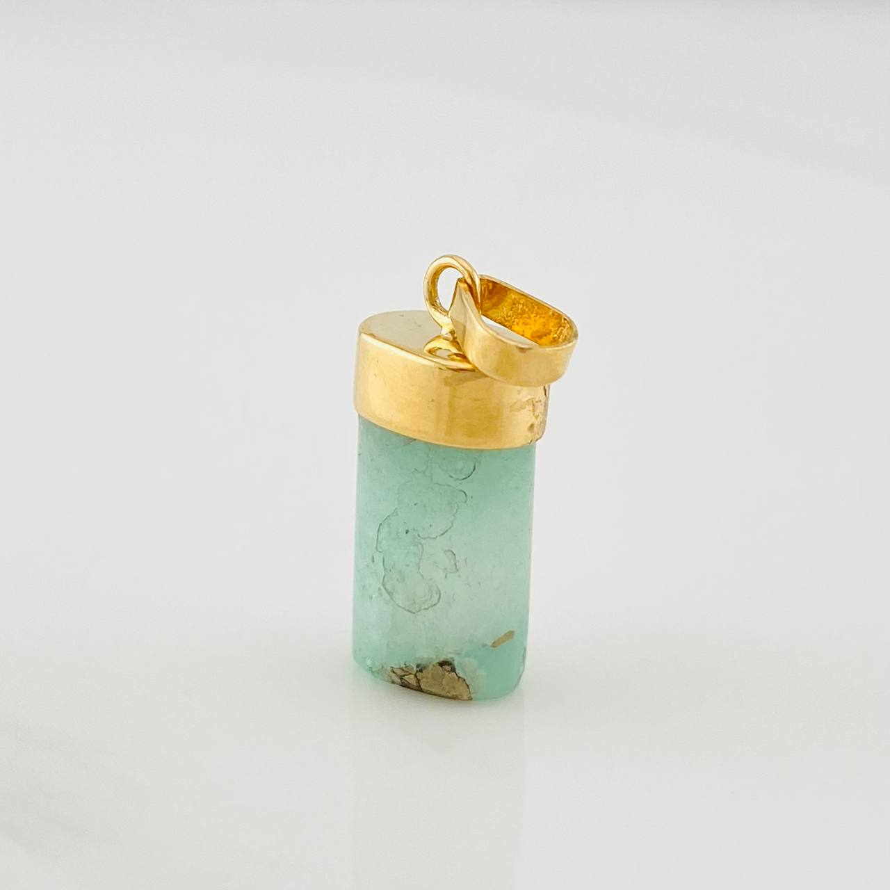 Dije Morralla Esmeralda 0.8g / 2cm Oro Amarillo 18K