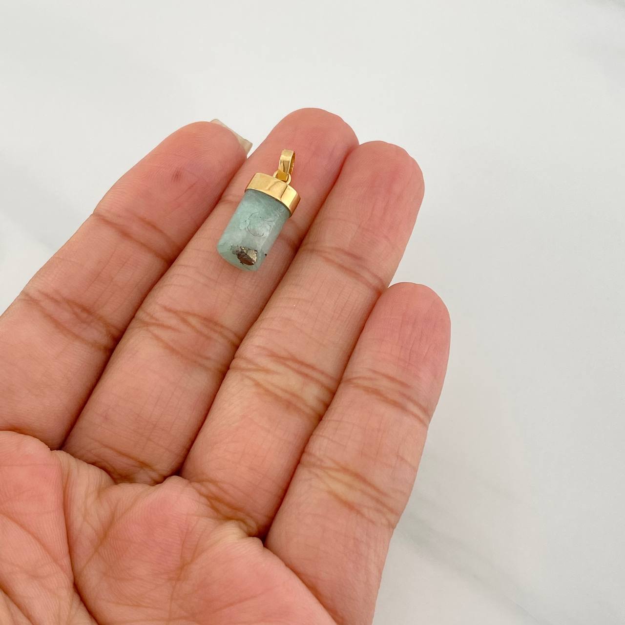 Dije Morralla Esmeralda 0.8g / 2cm Oro Amarillo 18K