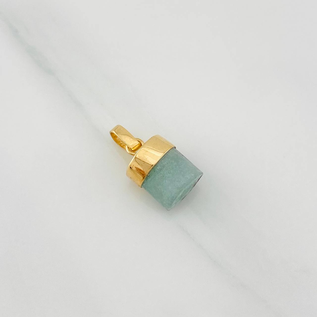 Dije Morralla Esmeralda 0.8g / 1.05cm Oro Amarillo 18K