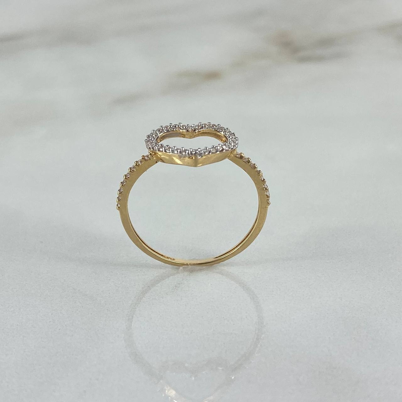 Anillo Silueta Corazon 1.45gr / T7 / Circones Blancos Oro Amarillo