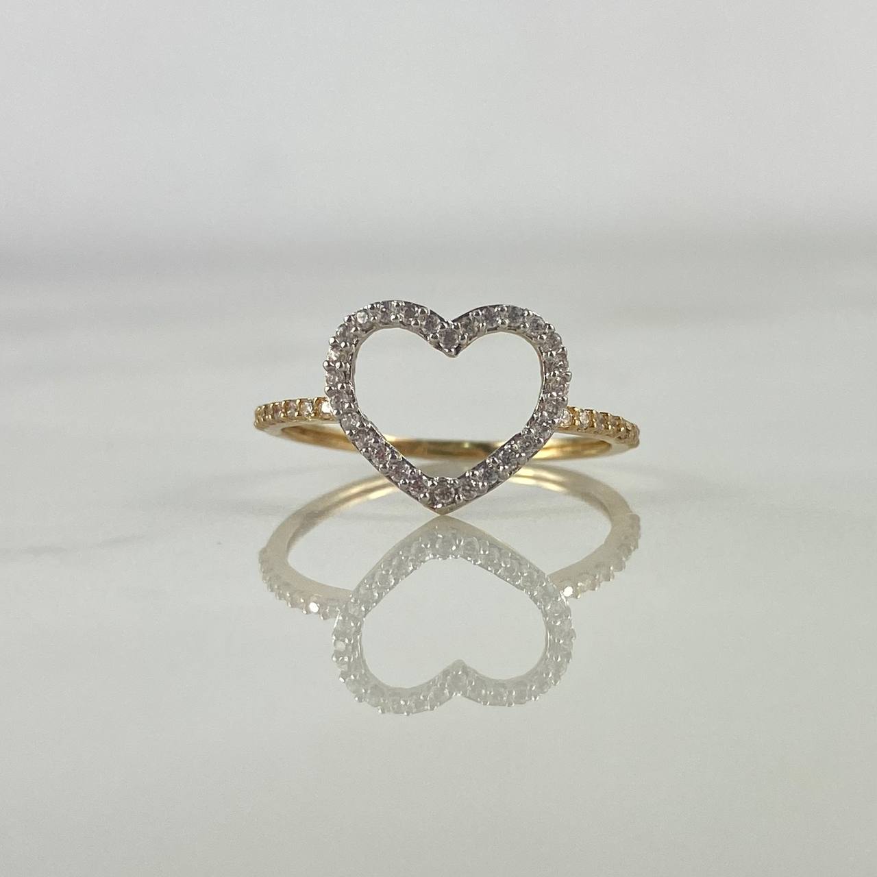 Anillo Silueta Corazon 1.45gr / T7 / Circones Blancos Oro Amarillo