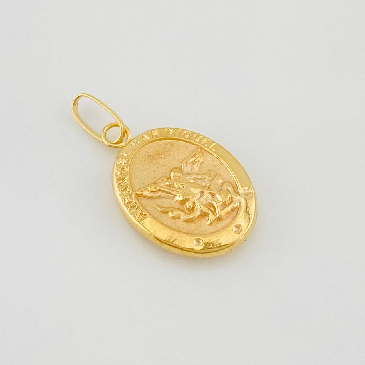 Dije San Miguel Arcangel 0.85g / 2.2cm Oro Amarillo 18K