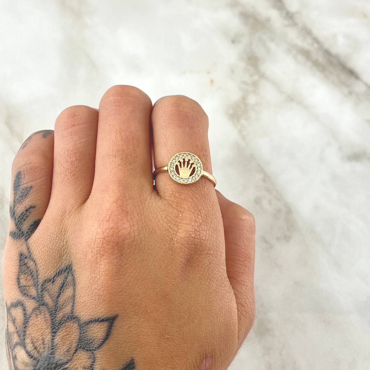 Anillo Corona RX Circulo 1.85gr / T6 / Circones Blancos Oro Amarillo 18K ©