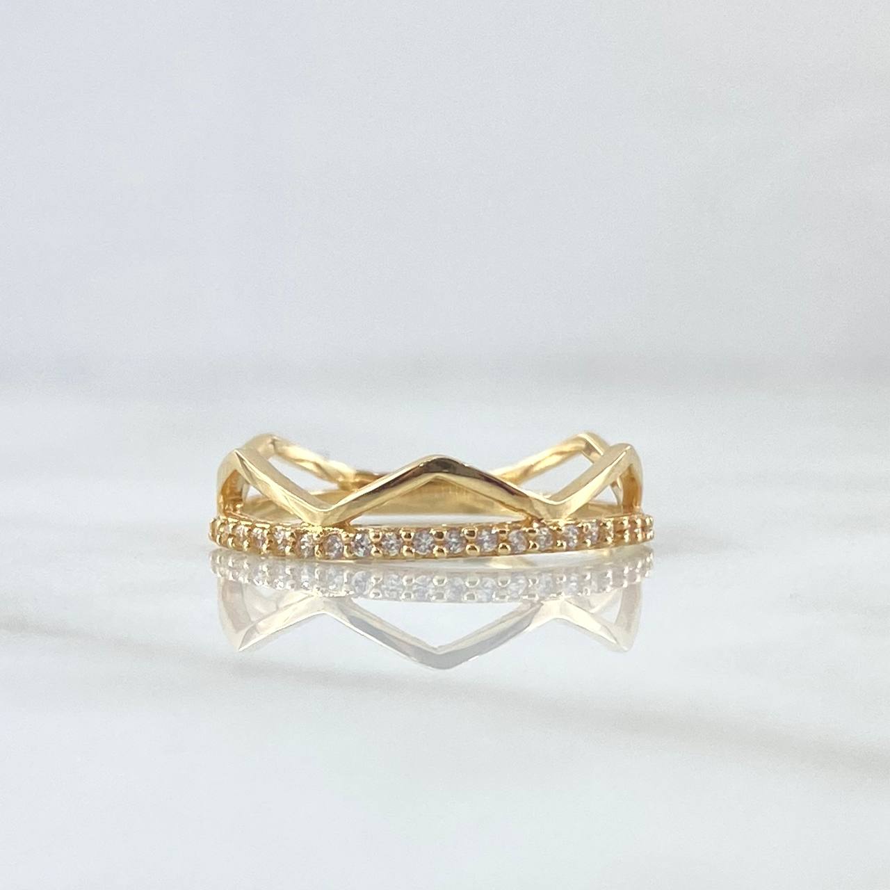 Anillo Tiara en Triangulo 1.8gr / T6 3/4 / Circones Blancos Oro Amarillo 18K