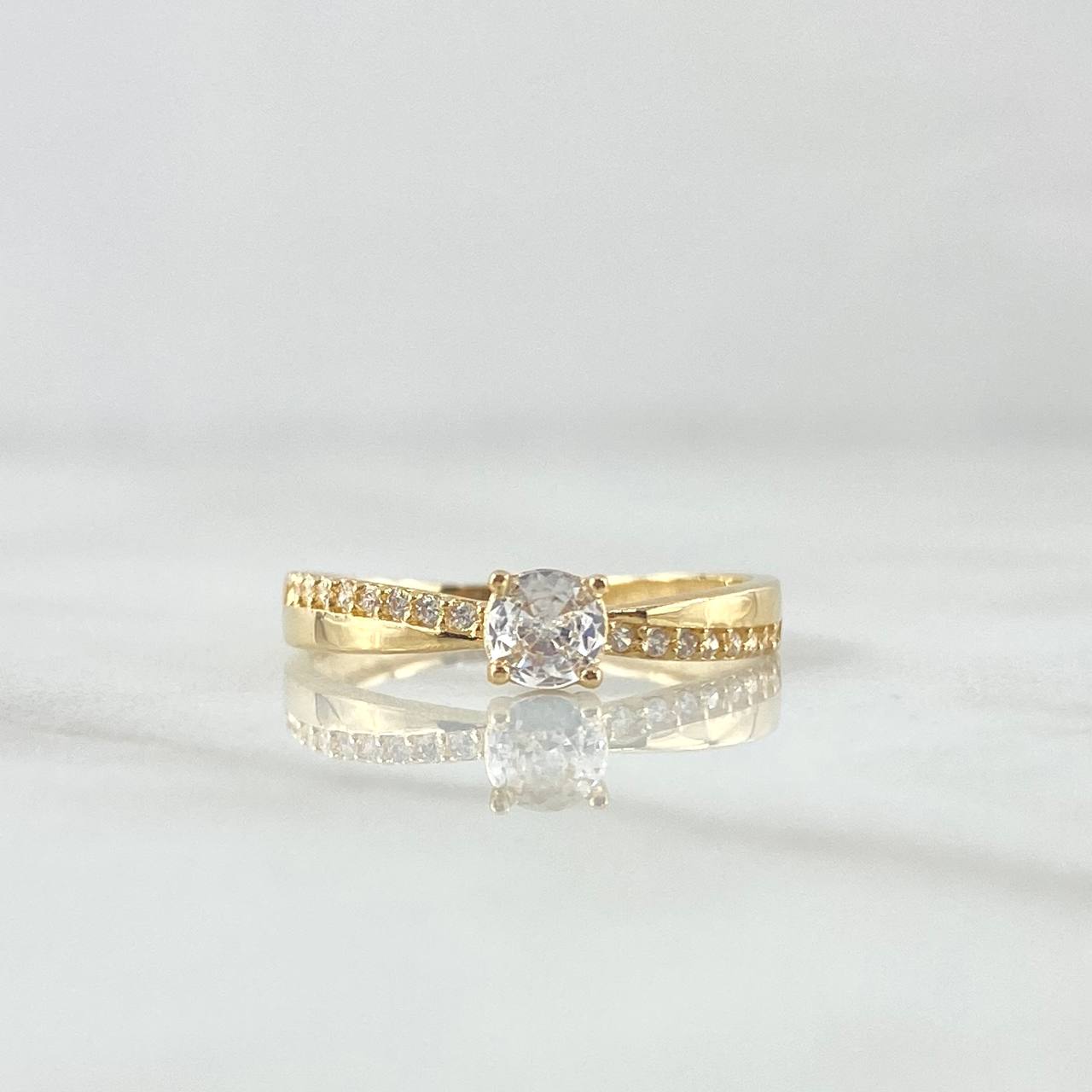 Anillo Solitario Carril Infinito 1.8gr / T6 3/4 / Circones Blancos Oro Amarillo 18K