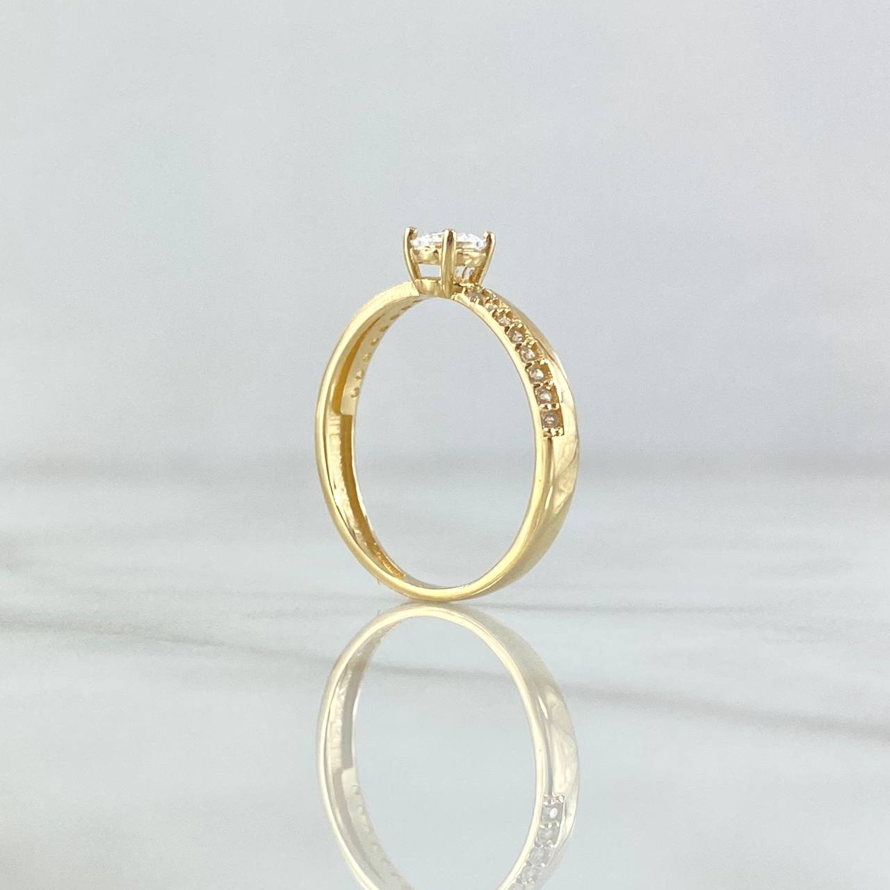 Anillo Solitario Carril Infinito 1.7gr / T6 3/4 / Circones Blancos Oro Amarillo 18K *