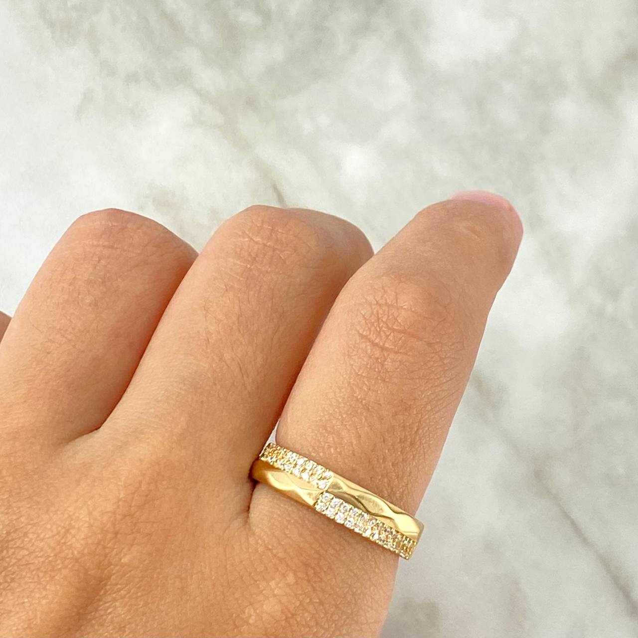 Anillo Rectangulos 2.65gr / T8 3/4 / Circones Blancos Oro Amarillo *