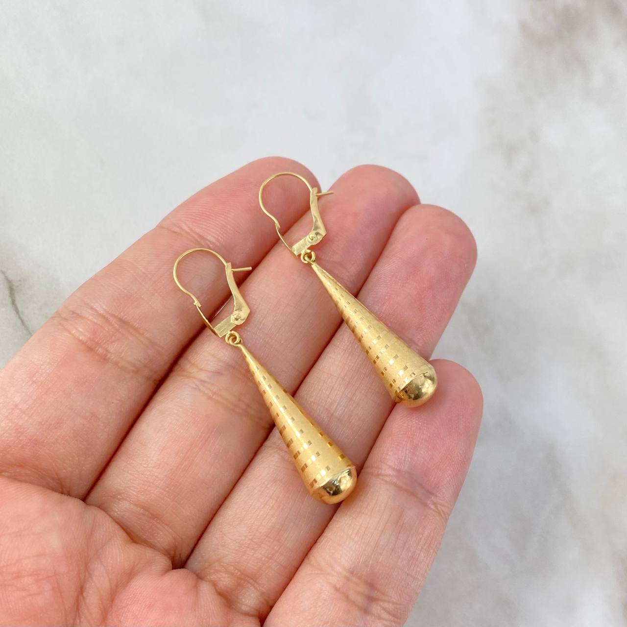 Candongas Lagrima 0.7gr / 2.8cm- Oro 18K *