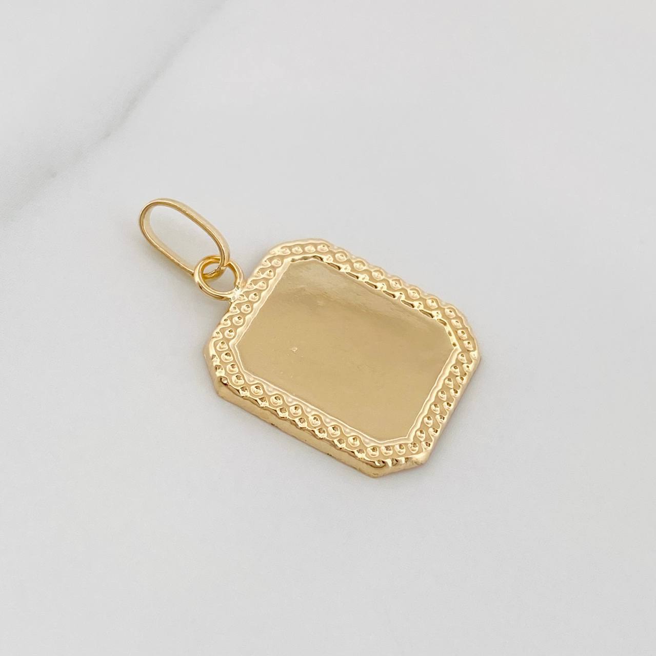Dije Placa Bordeada 0.7 g / 2.3 cm Oro Amarillo 18K