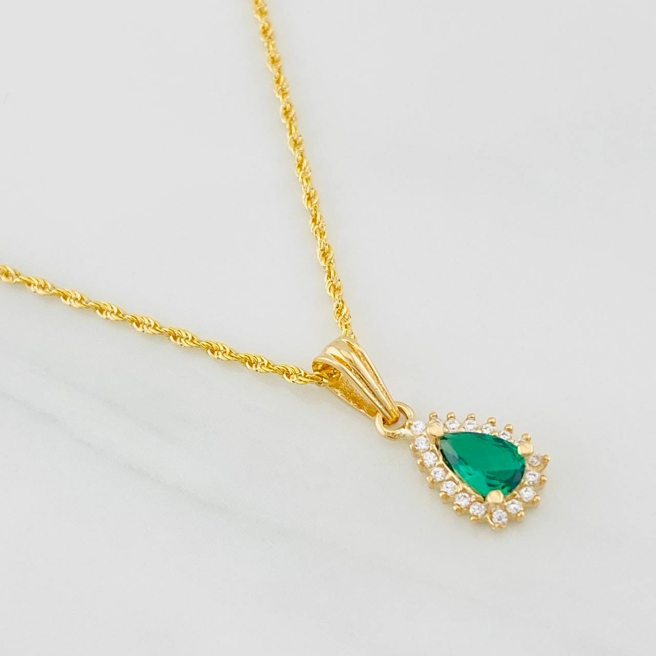 Set Cadena Lazo + Dije Halo Lagrima / 2.1g / 50cm Oro Amarillo 18K