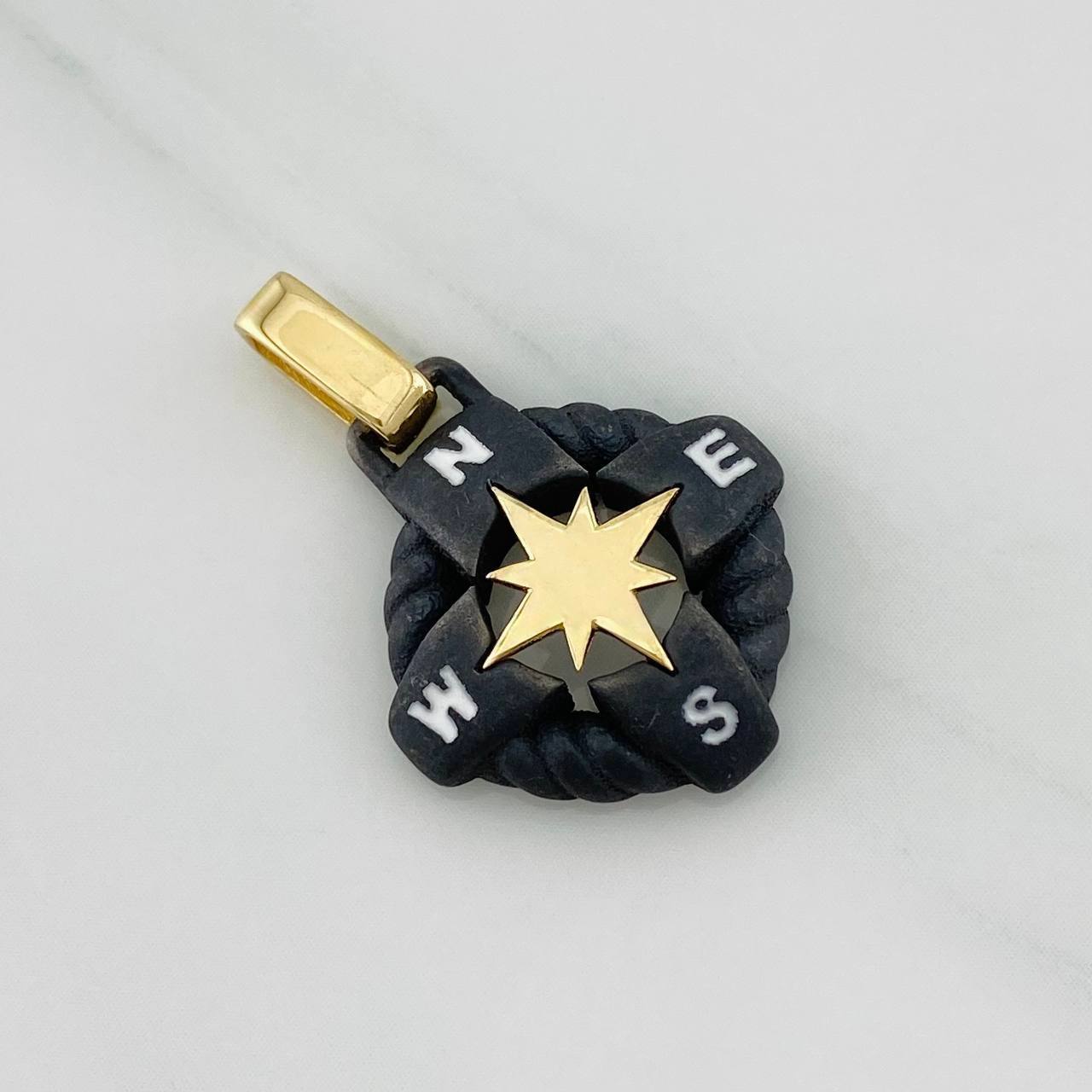 Dije Brujula 2.3g / 2.5cm Oro Amarillo 18K