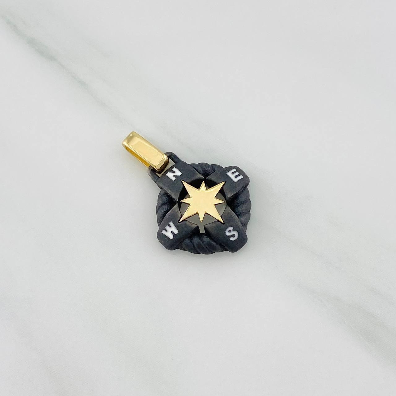 Dije Brujula 2.3g / 2.5cm Oro Amarillo 18K