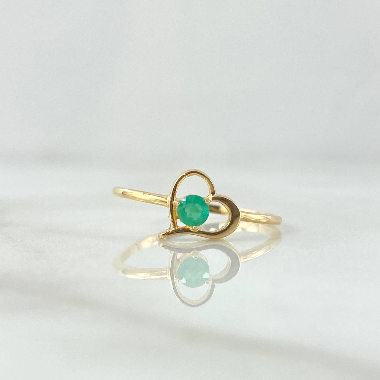 Anillo Corazón Vacío Esmeralda 12pts 1.5gr / T8 / Oro Amarillo 18K ©