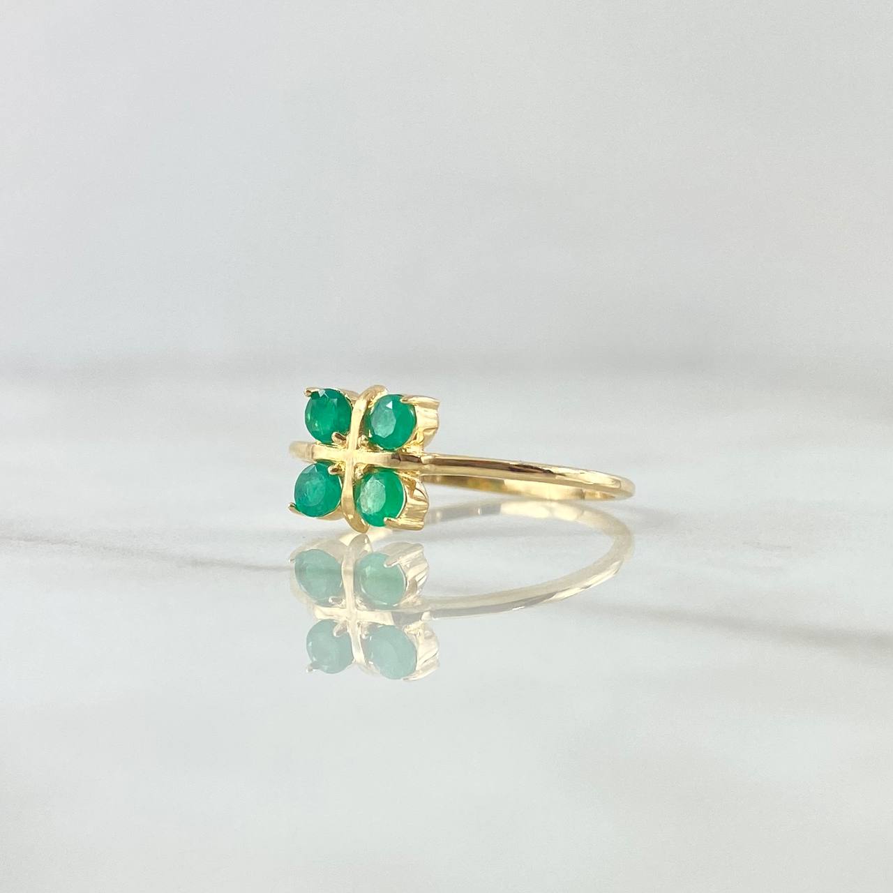 Anillo Flor Cuadricular 1.6gr / T7 / Esmeraldas 35pts Oro Amarillo 18K (Joya)