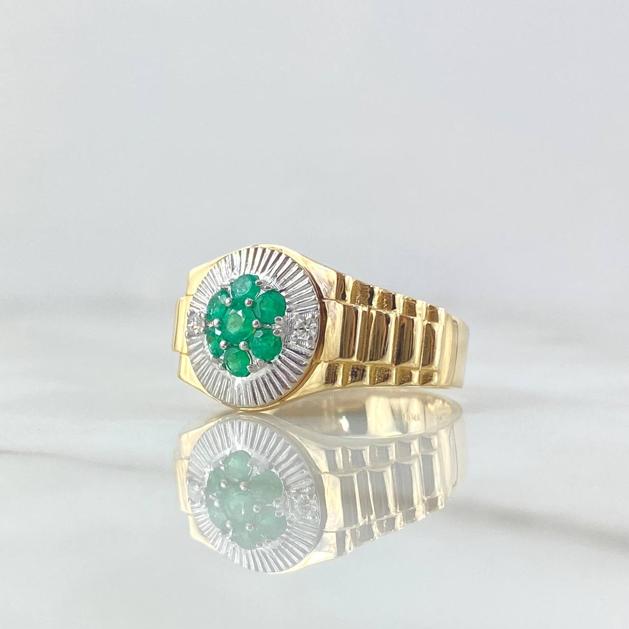 Anillo Marco Circular 7.35gr / T10 1/2 / Esmeraldas 46pts Diamantes 16pts Dos Oros Amarillo Blanco 18K (Joya)