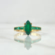Anillo Solitario Rombico Carril 3.45gr / T7 1/4 / Esmeraldas 1.05 Qts Oro Amarillo 18K (Joya) ©
