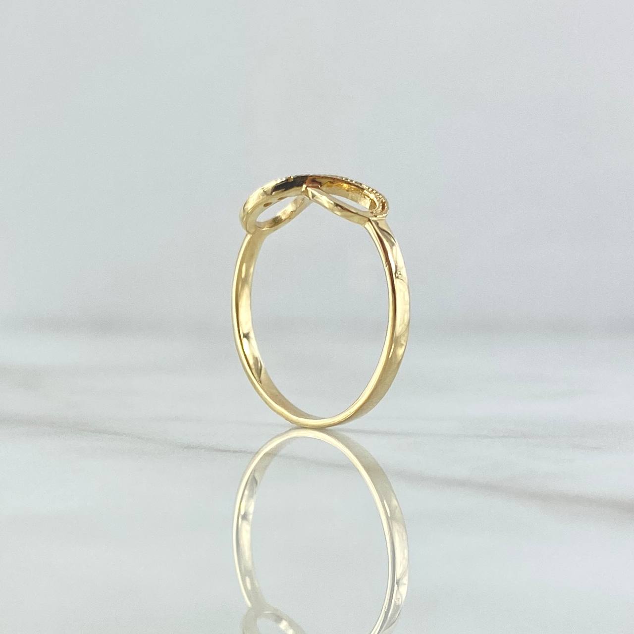 Anillo Medio Infinito 1.65gr / T6 1/2 / Circones Blancos Oro Amarillo 18K ©
