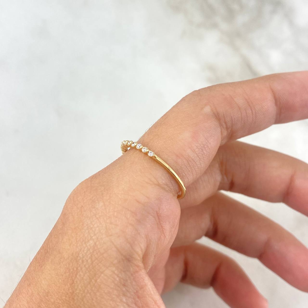 Anillo Circulos Churumbela 1.15gr / T7 1/4 / Circones Blancos Oro Amarillo