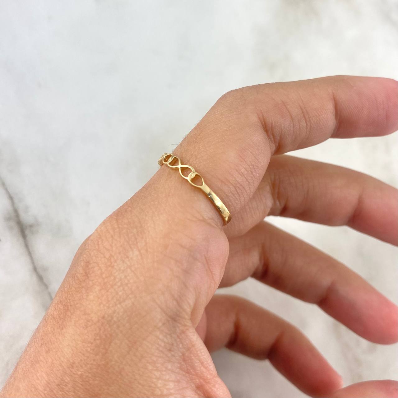 Anillo Infinitos 0.95gr / T6 3/4 / Oro Amarillo