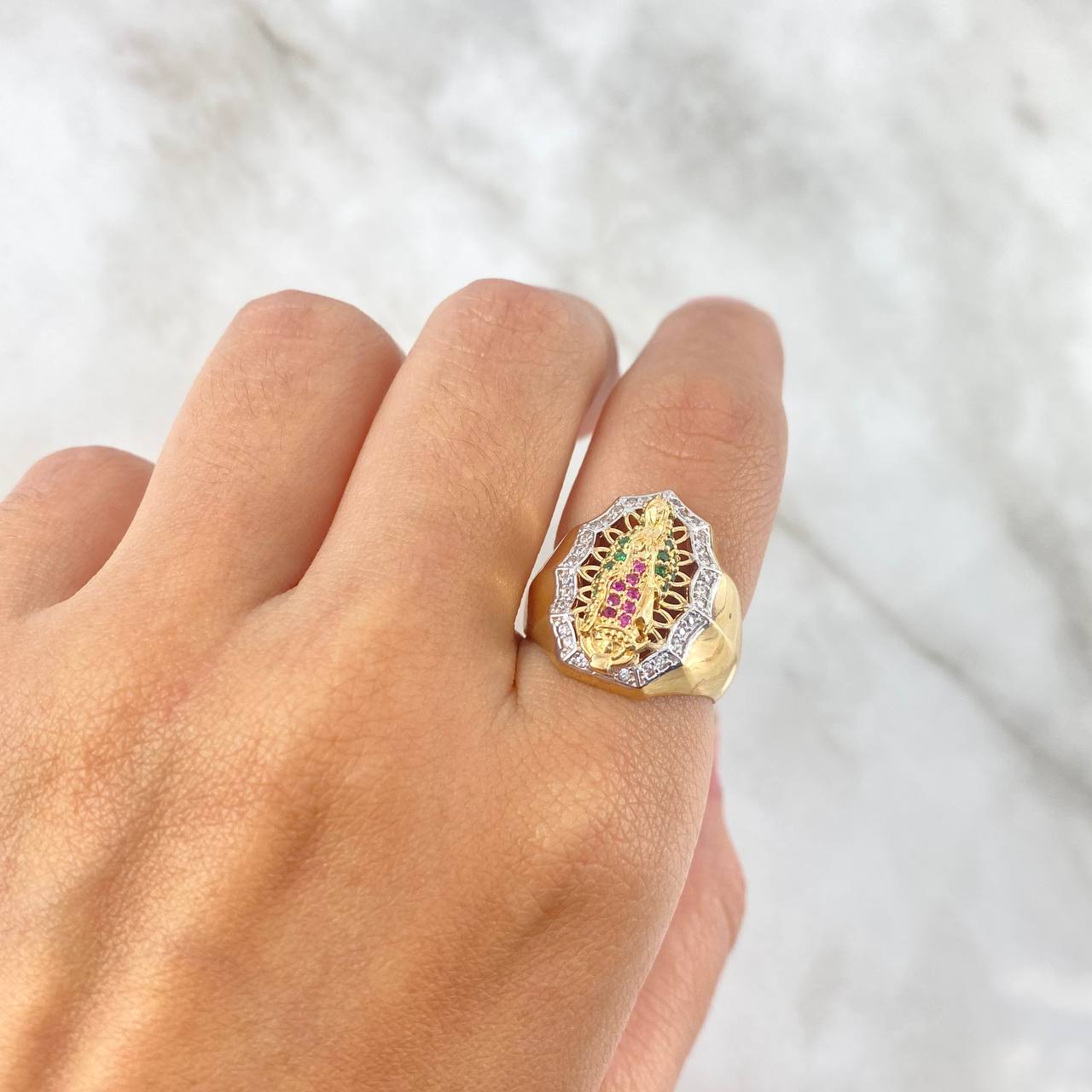 Anillo Virgen de Guadalupe Filigrana 6.4gr / T6 1/2 / Circones Blancos Fucsias Verdes Dos Oros Amarillo Blanco