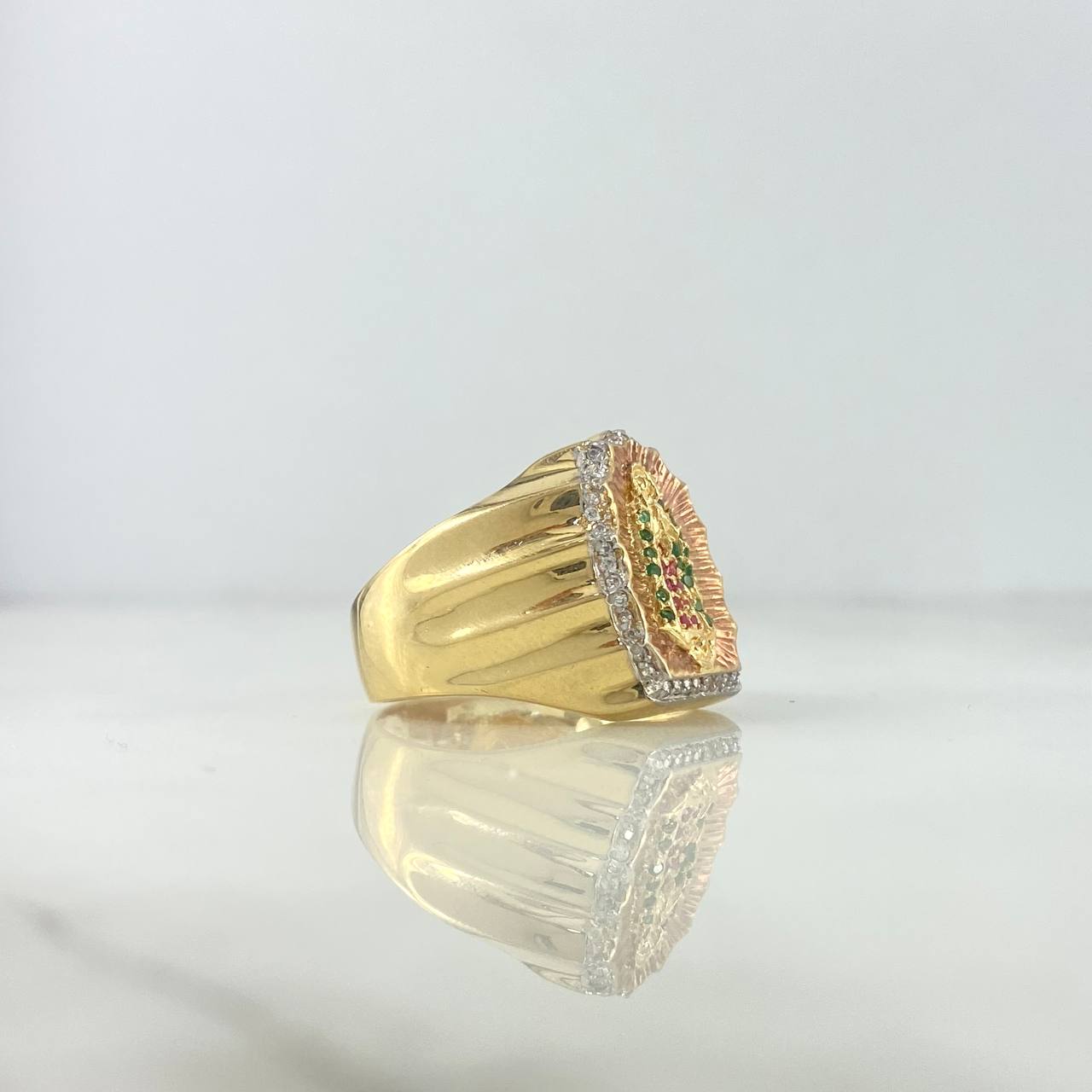 Anillo Virgen de Guadalupe Silueta 6.4gr / T9 3/4 / Circones Blancos Fucsias Verdes Tres Oros ©
